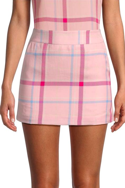 How To Wear Barbiecore Hot Pink Outfits Everywhere Marie Claire