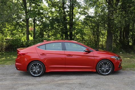 Hyundai Elantra Photos And Specs Photo Hyundai Elantra Reviews 2016