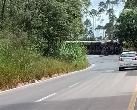 Itabirito Serra Da Santa Caminh O Tomba Deixa Motorista Ferido E