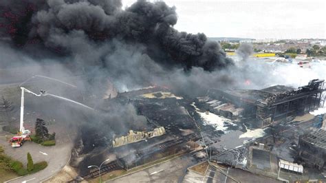 Incendie De Lubrizol à Rouen Que Sait On Un Mois Après Courrier Picard