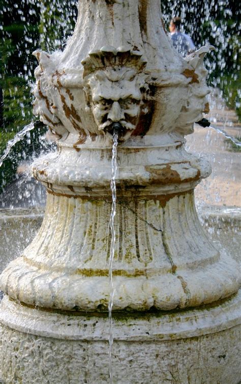 Fountain in Parque del Retiro Free Photo Download | FreeImages