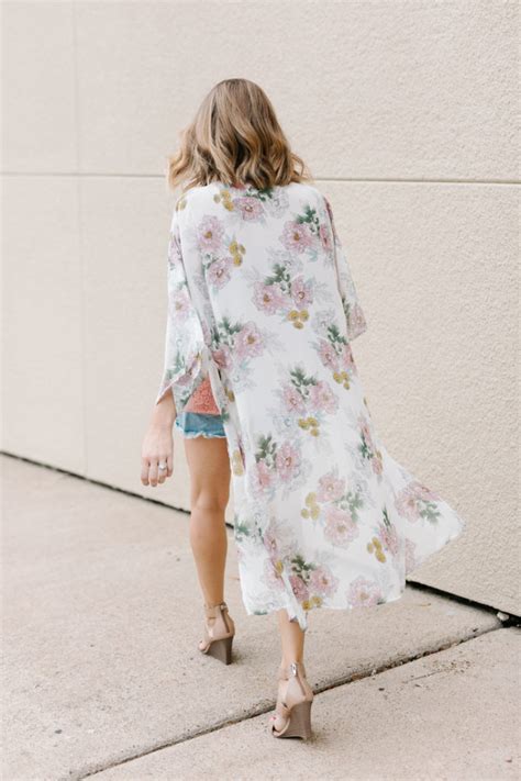 Easy Ways To Wear A Floral Kimono Fleurdille