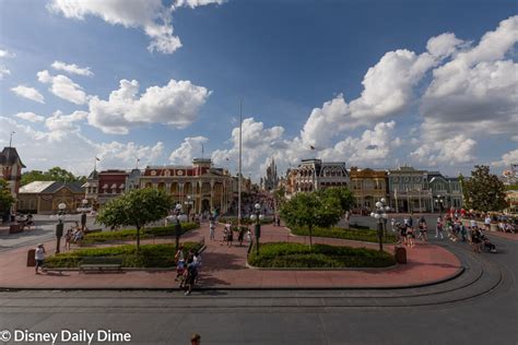 Guide to Main Street, U.S.A. at Disney World's Magic Kingdom | Disney ...