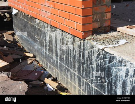 32 Frisch Bild Abdichtung Haus Nahaufnahme Auf Haus Fundament Wand