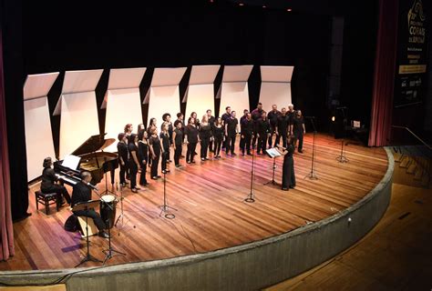 Teatro Polytheama Ter Programa O Diversificada No M S De Outubro