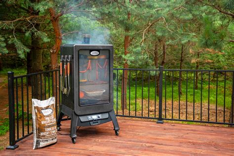 Louisiana Grills Vertical Pellet Smoker — ExclusiveBuys.net