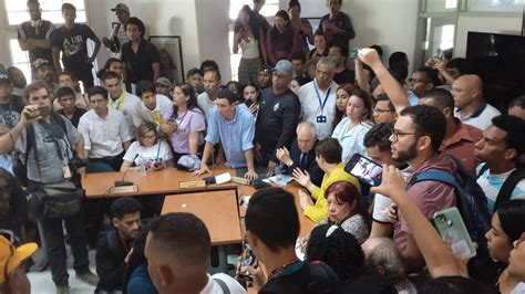 Directiva De La Comisi N Electoral De La Ucv Renunci Tras Suspensi N