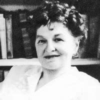Pamela Lyndon Travers | Livraddict