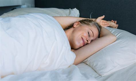 Flu Symptoms Can Be Eased By Sleeping Naked Helps Regulate Body Temperature Express Co Uk
