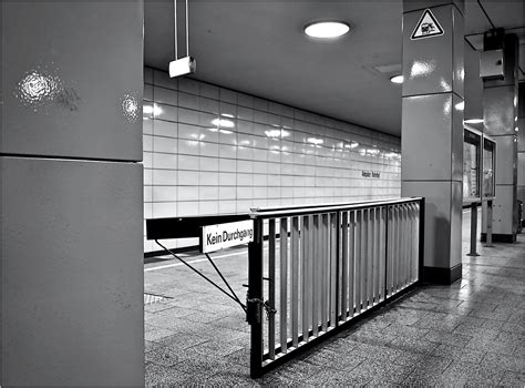 Kein Durchgang Foto & Bild | spezial, dokumentation, indoor Bilder auf ...