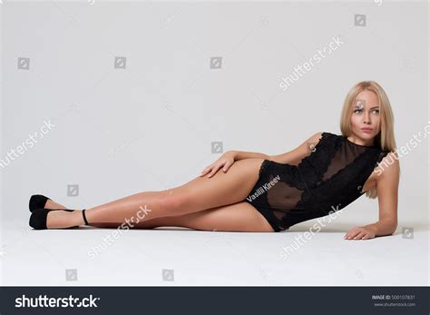 Perfect Woman Body Sexy Blonde Woman Stock Photo 500107831 Shutterstock
