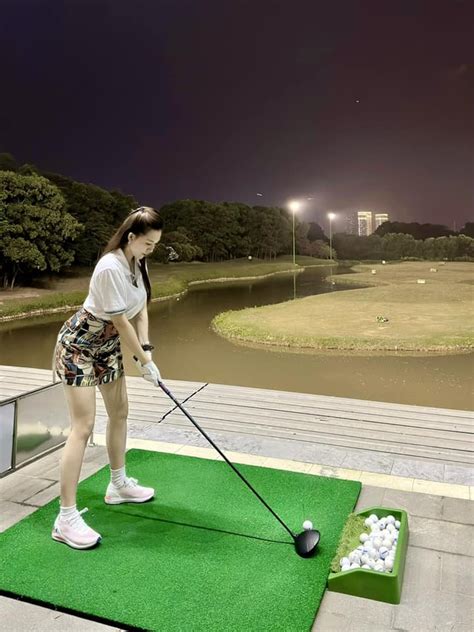 Hot girl Việt đình đám một thời Giờ laà giám đốc marketing 32 tuổi vẫn nóng bỏng sexy như