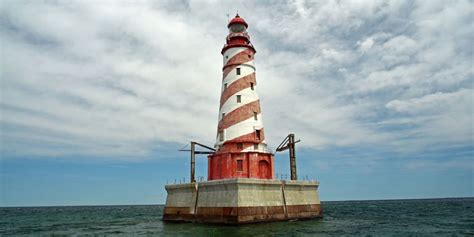 35 Of The Most Beautiful Lighthouses In America Lighthouse Houses In