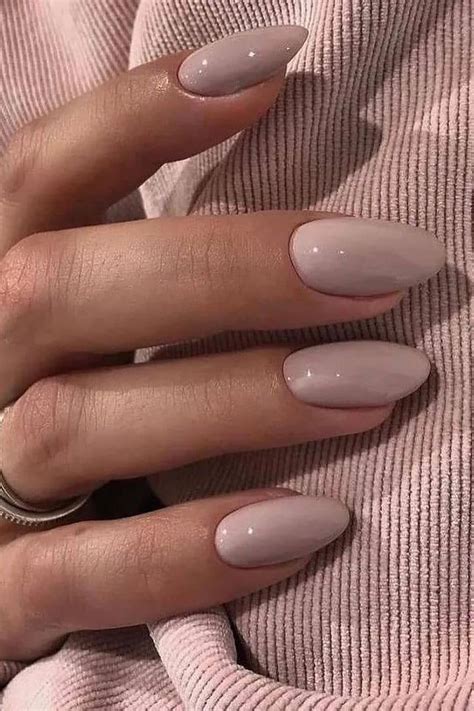 Classy Nude Nail Designs the gray details Oval tırnaklar Oje Jel tirnak