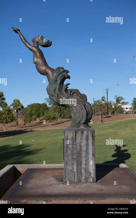 Statue To The Forgotten Women Of The Pearling Industry In Broome Stock