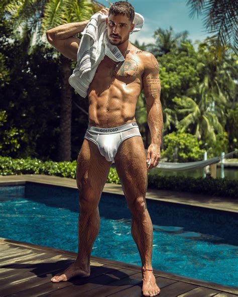 Hot Dudes Good Mood On Twitter Gnry Hdez By Carlos Campos