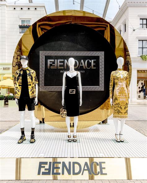 Versace Versace • Instagram Photos And Videos Sorveteria Decoração