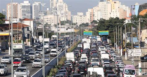 Greve De Caminhoneiros Chega A Dia Mas Perde For A