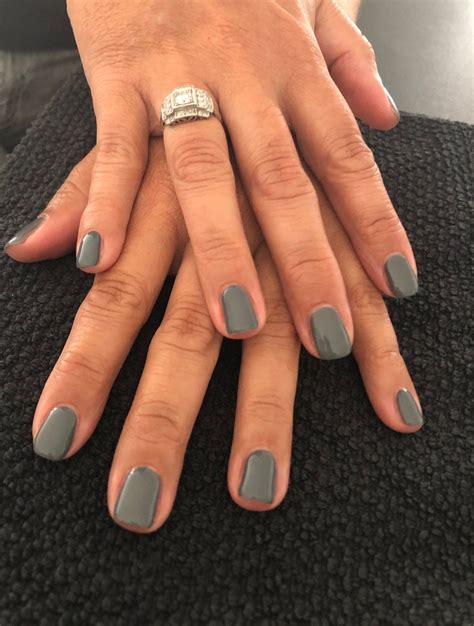 Pose De Vernis Semi Permanent Gris Esth Ticienne Domicile Je Me