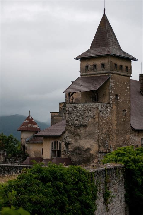 Cazin Travel Guide: Best of Cazin, Federation of Bosnia and Herzegovina