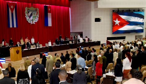 Asisten Raúl Castro y Díaz Canel a sesiones del Parlamento de Cuba