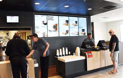 Mcdonalds Unveils New Look For Local Fast Food Dining Fountain Hills