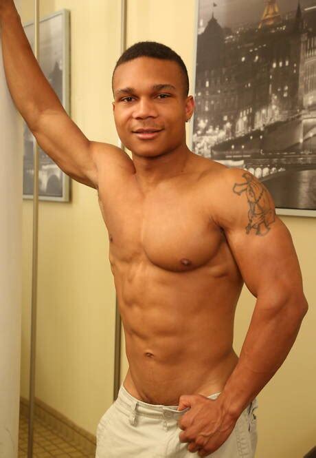 Bodybuilder XXX Photos At Naked Gay Pics