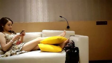 Watch 欧阳专攻良家很有韵味气质美少妇聊聊天调调情再开操埋头舔逼非常享受骑乘抽插到沙发上后入 Doggy Ouyang Cowgirl Porn SpankBang