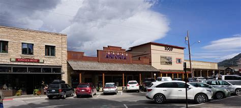 Jackson Hole Town Square shopping - Jackson Hole Reservations