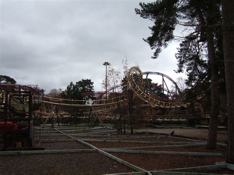 File:Corkscrew (Alton Towers) 2008 01.jpg - Coasterpedia - The Roller ...