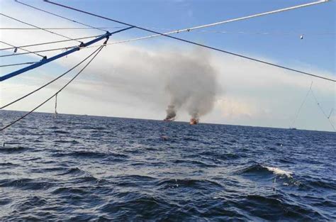 Nekat Melaut Gunakan Cantrang Dua Kapal Asal Pulau Jawa Dibakar Di