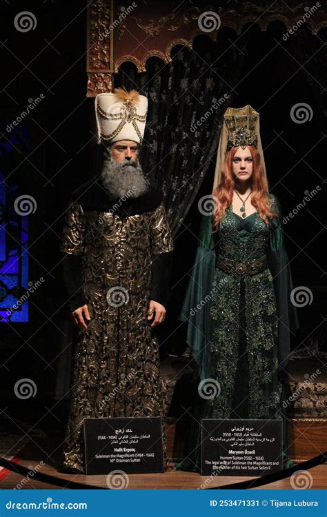 Sculptures Of Sultan Suleyman Suleiman The Magnificient And His Wife