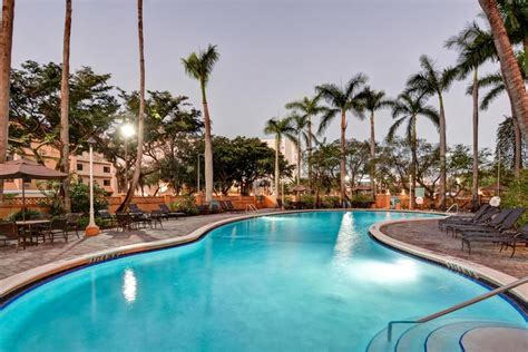 Embassy Suites By Hilton Miami International Airport Miami Hotel During The Day