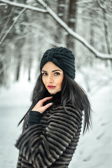 Jovem Mulher Floresta Inverno Foto Gratuita No Pixabay Pixabay