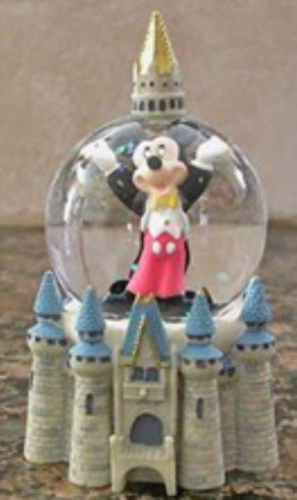 Disney Snowglobes Collectors Guide Wdw Mickey Mouse Snowglobe