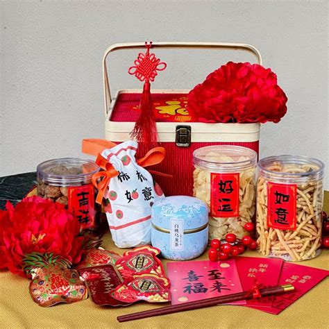 Cny 2024 Hamper Food And Drinks T Baskets And Hampers On Carousell