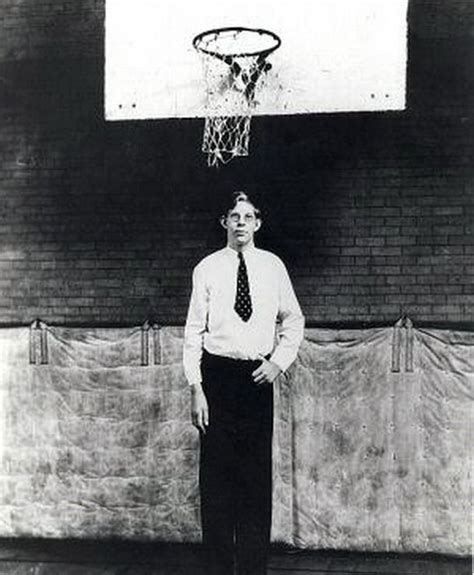 Robert Wadlow Compared To Basketball Hoop