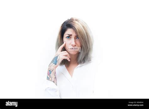 Femme blonde yeux bleus Banque de photographies et dimages à haute résolution Alamy