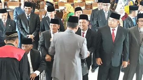 Berikut Nama Anggota Dprd Kabupaten Kota Dilantik Dan Disumpah