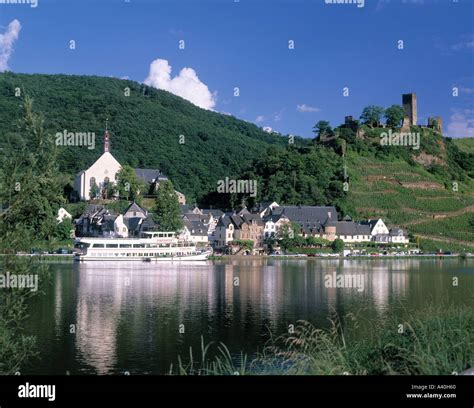 Deutschland Moseltal Beilstein Blick Mosel Fotos Und Bildmaterial In