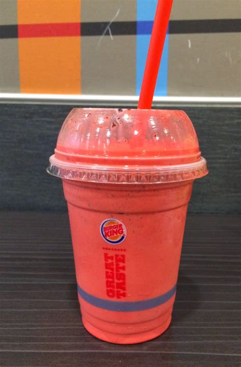 Red Velvet Oreo Shake From Burger King バーガーキングのレッドベルベット オレオ シェイク ~ I M Made Of Sugar