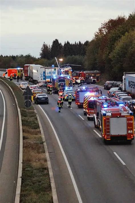 Schwerer Unfall Auf A3 Ein Toter Honnef Heute Presse Nachrichten