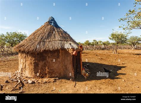 Mud And Straw House Hi Res Stock Photography And Images Alamy