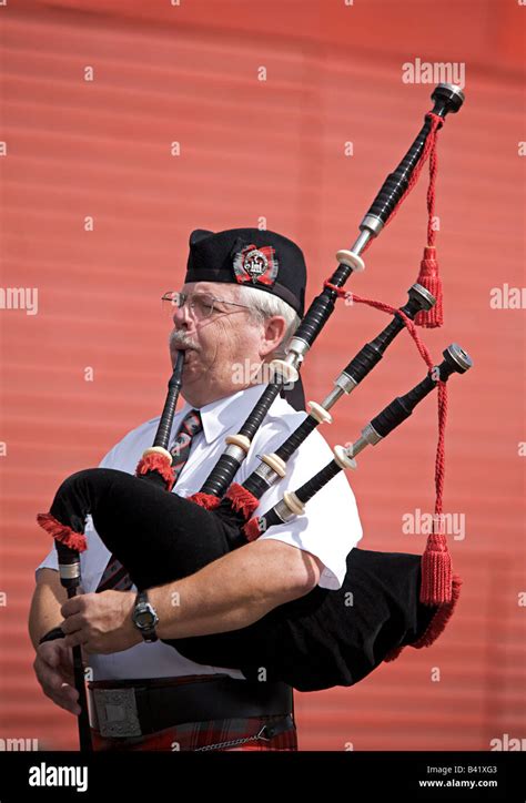 Scottish Bagpipes Hi Res Stock Photography And Images Alamy