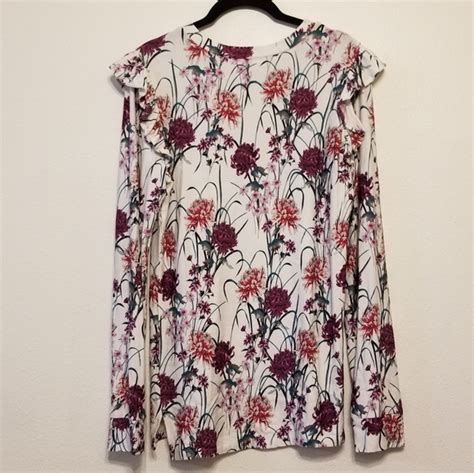 Daniel Rainn Tops Daniel Rainn Ruffle Shoulder Floral Print Top Poshmark