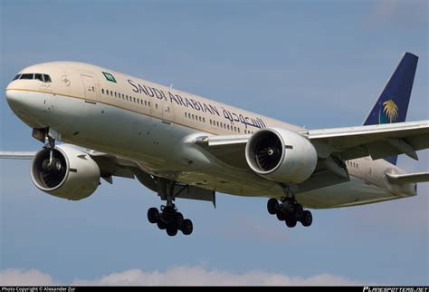 HZ AKI Saudi Arabian Airlines Boeing 777 268ER Photo By Alexander Zur