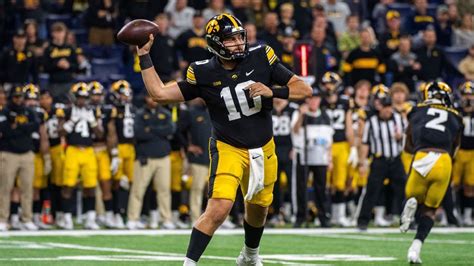 Iowa Quarterback Deacon Hill Enters Transfer Portal