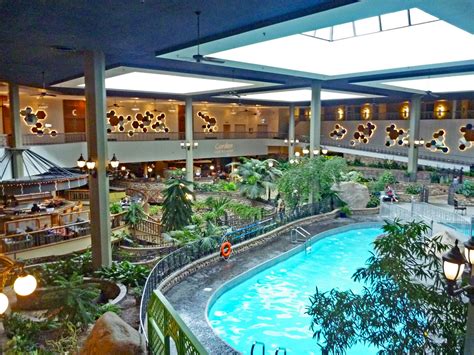 Saskatoon Inn: Tropical Oasis in Canada's Prairies