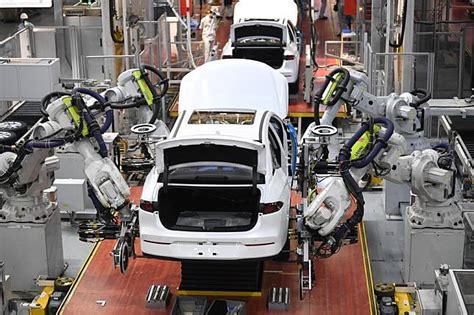 China S Automobile Manufacturing Sector Logs Steady Growth In H