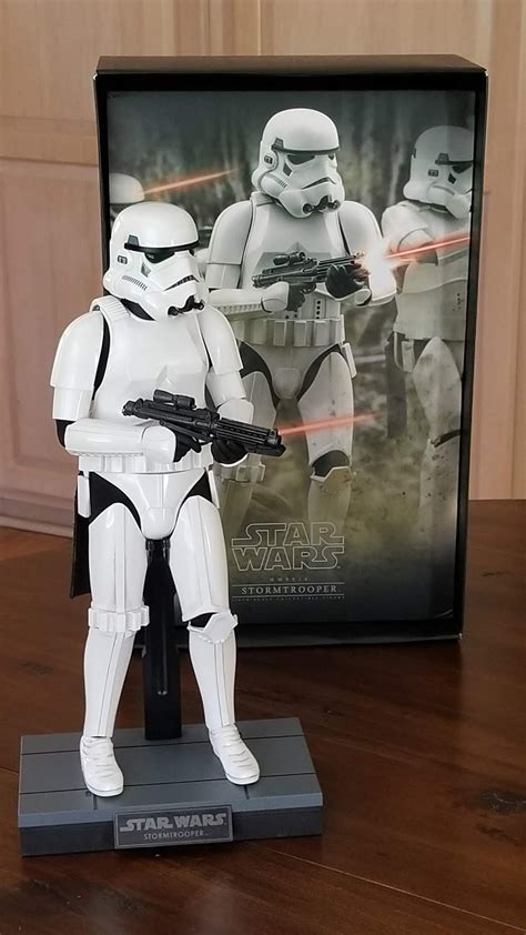 A GEEK DADDY HOT TOYS SIXTH SCALE STORMTROOPER
